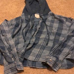 american eagle cropped blue flannel hoodie